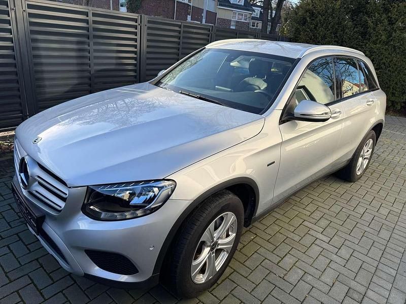Gebraucht Mercedes GLC350 211 PS (155 kW) 2018 Silber SUV
