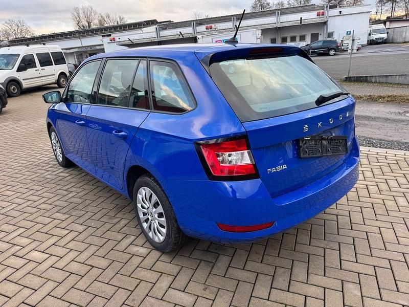 Gebraucht Skoda Fabia 95 PS (69 kW) 2020 Blau Limousine