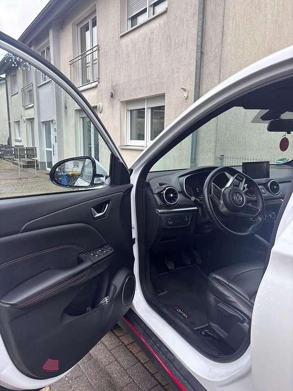 Gebraucht DFSK Fengon 106 PS (77 kW) 2023 Weiß SUV