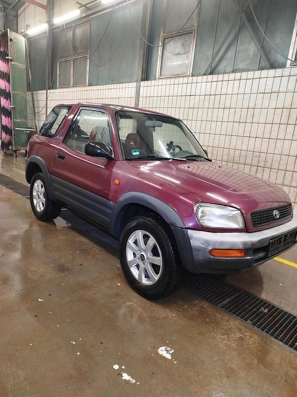 Gebraucht Toyota RAV4 129 PS (94 kW) 1997 Violet SUV