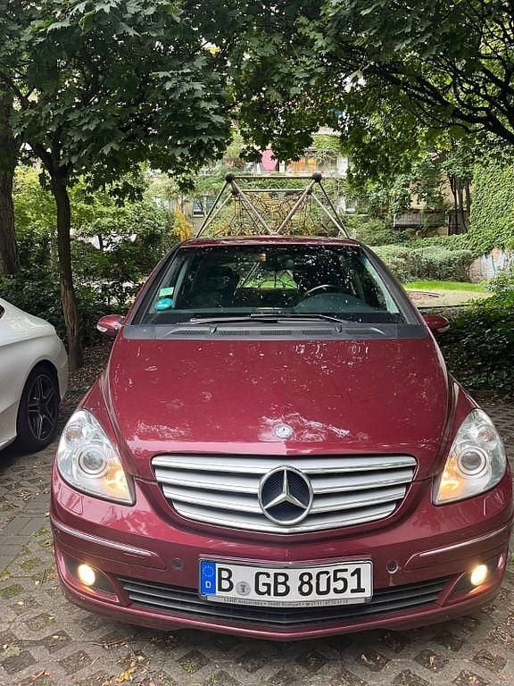 Rot Gebraucht 2005 Mercedes B200 Van / Kleinbus | 1.990 € (Superpreis) - Bild 1/4