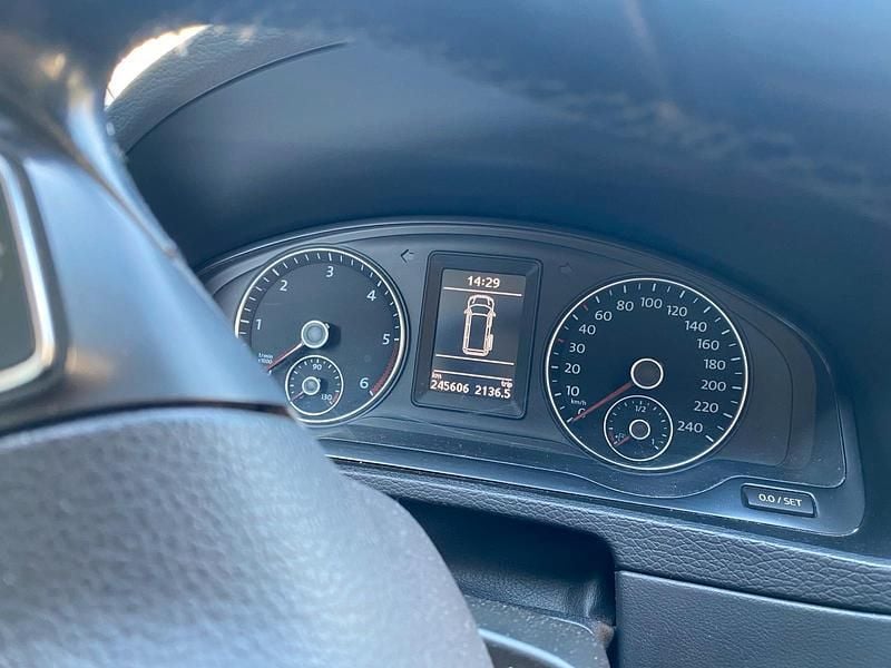 Gebraucht VW Multivan Team 180 PS (132 kW) 2011 Weiß Van / Kleinbus