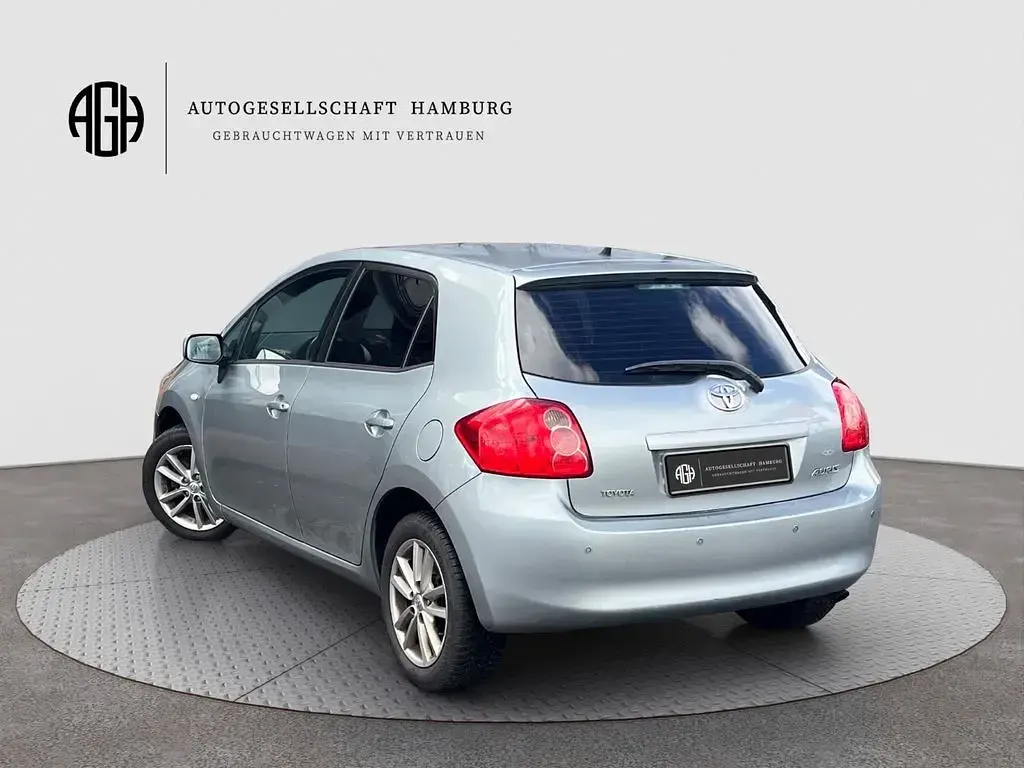 Gebraucht Toyota Auris Team 124 PS (91 kW) 2008 Silber Kleinwagen