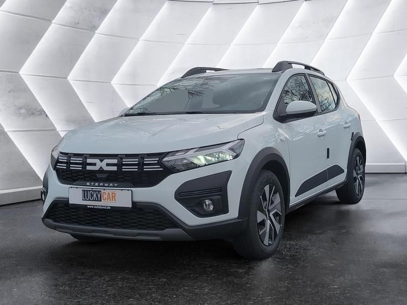 Neu Dacia Sandero Expression 91 PS (66 kW) 2025 Gletscherweiss Kleinwagen