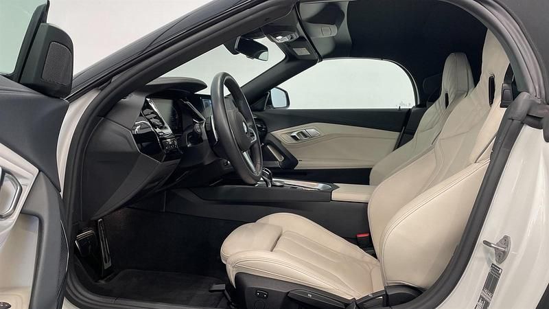 Gebraucht BMW Z4 Efficient Dynamics 197 PS (144 kW) 2025 Alpinweiß uni Cabrio