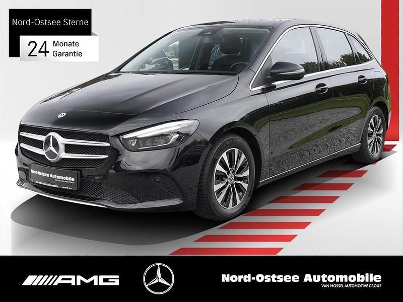 Unilack nachtschwarz Gebraucht 2022 Mercedes B200 Van / Kleinbus | 25.990 € (Fairer Preis) - Bild 1/4