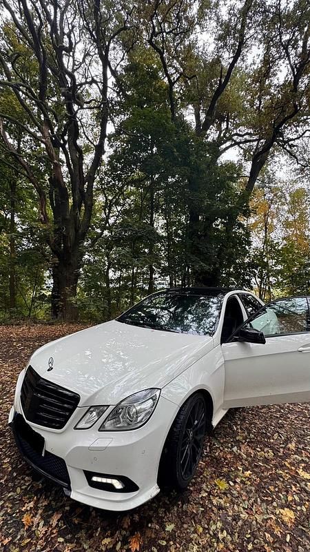 Gebraucht Mercedes E350 231 PS (169 kW) 2009 Weiß Limousine