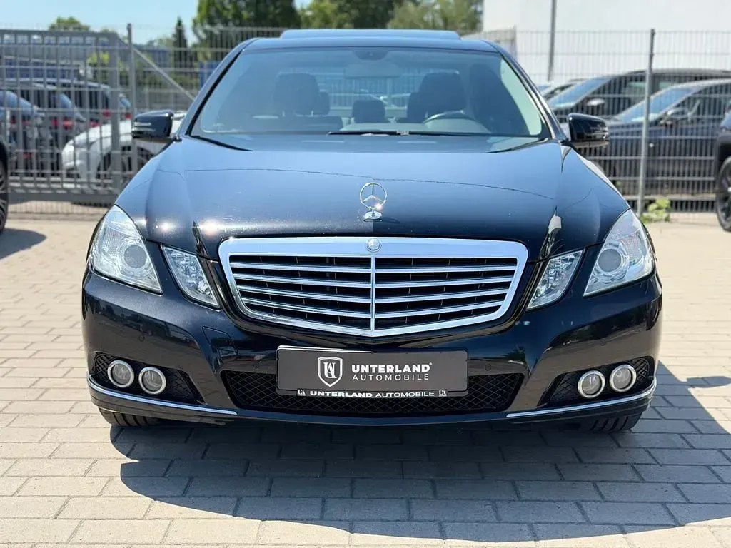 Gebraucht Mercedes E250 204 PS (150 kW) 2009 Schwarz Limousine