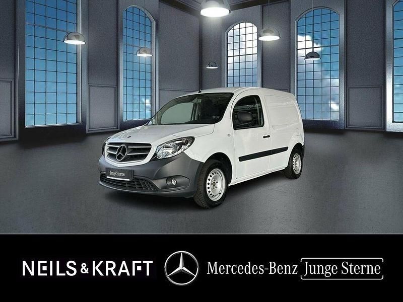 Weiß Gebraucht 2021 Mercedes Citan 109 Van | 15.327 € (Etwas zu teuer) - Bild 1/4