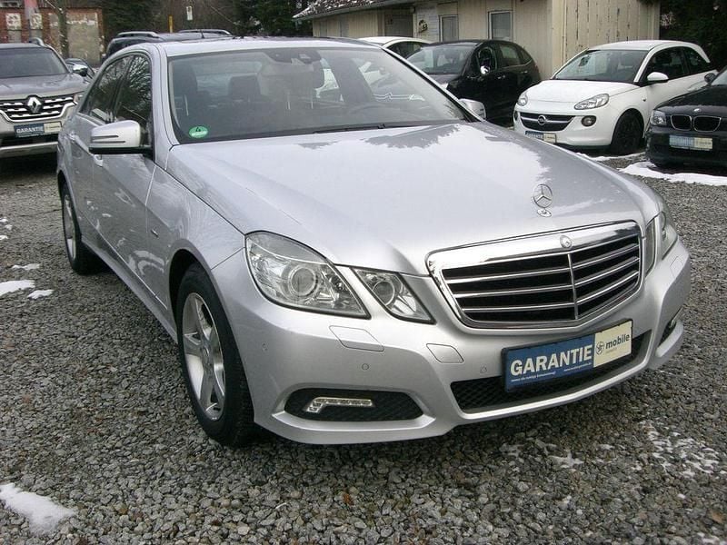 Gebraucht Mercedes E220 170 PS (125 kW) 2010 Silber Limousine