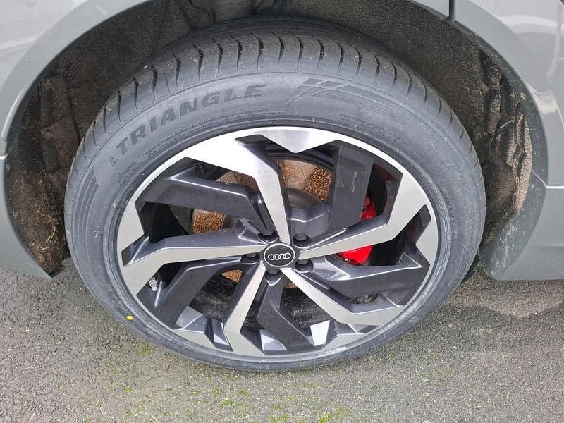 Gebraucht Audi Q8 e-tron S-Line 300 kW (408 PS) 2023 Chronosgrau SUV