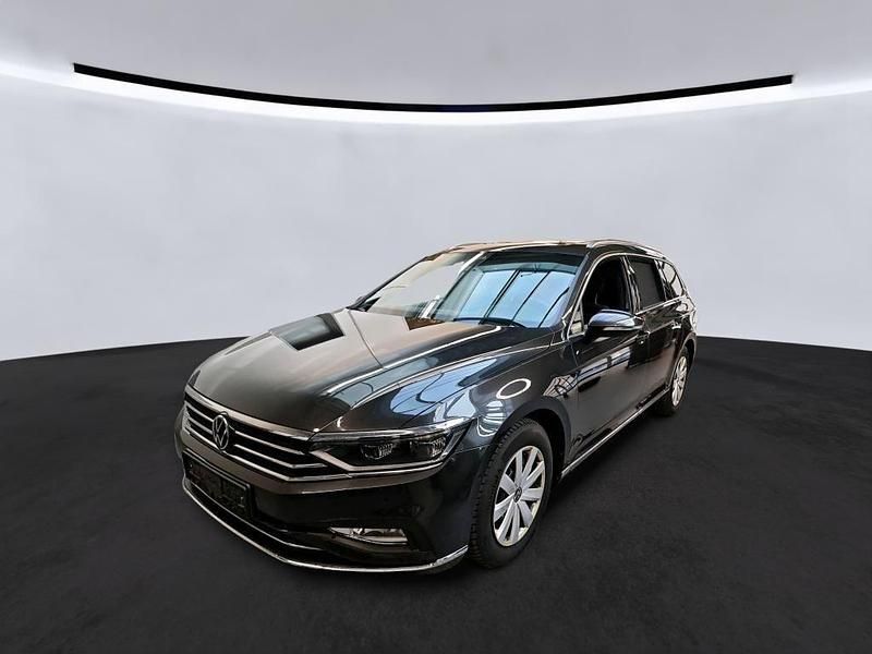 Gebraucht VW Passat Elegance 200 PS (147 kW) 2023 Grau Kombi