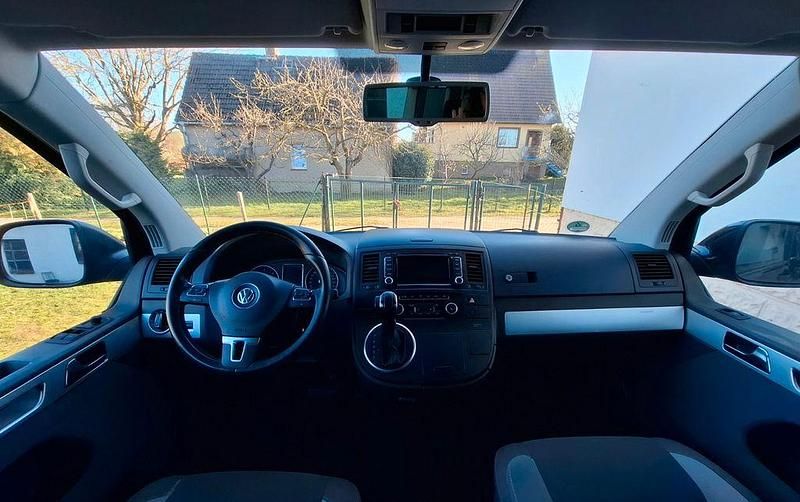 Second-hand VW T5 179 CP (131 kW) 2013 Negru Van