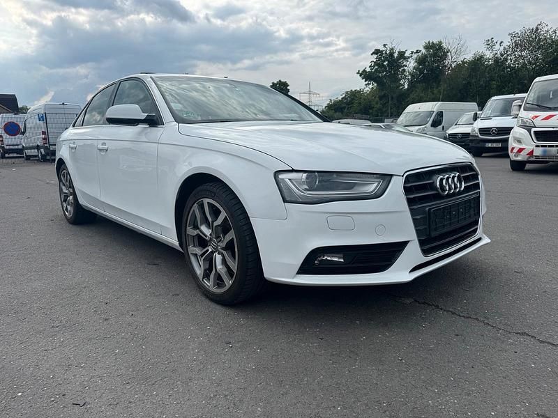 Gebraucht Audi A4 2013 Weiß Limousine