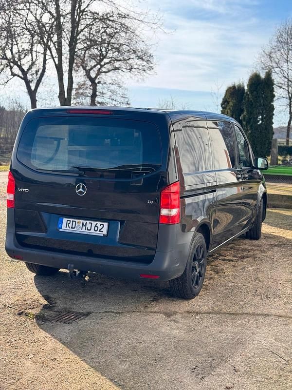 Gebraucht Mercedes Vito 114 PS (83 kW) 2016 Schwarz Van