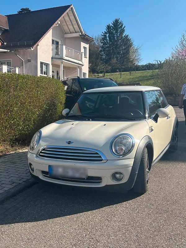 Beige Gebraucht 2010 Mini ONE Kleinwagen | 5.000 € - Bild 1/4