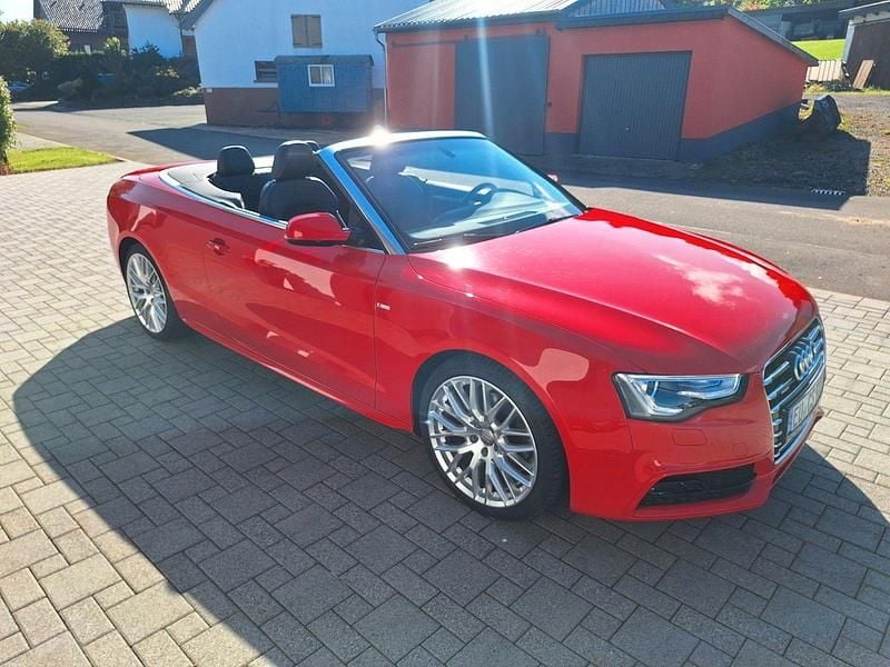 Gebraucht Audi A5 Cabriolet S-Line 190 PS (139 kW) 2016 Rot Cabrio