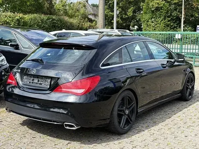 Gebraucht Mercedes CLA220 Shooting Brake 177 PS (130 kW) 2015 Schwarz Kombi