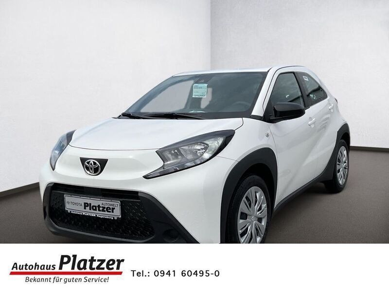 Weiss Neu 2025 Toyota Aygo Business Edition Kleinwagen | 17.480 € - Bild 1/4