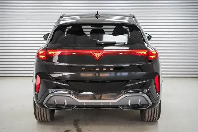 Neu Cupra Terramar 150 PS (110 kW) 2026 Mythosschwarz metallic (0e) mythosschwarz metallic (0e) SUV
