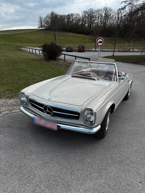 Gebraucht Mercedes 230 150 PS (110 kW) 1966 Beige Cabrio