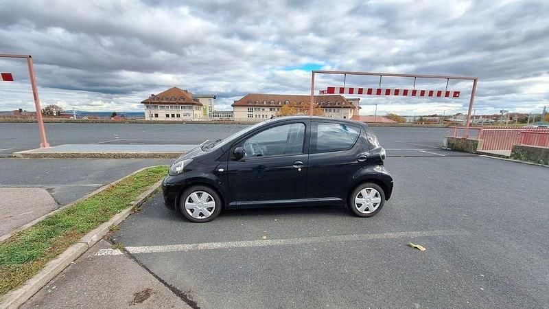 Schwarz Gebraucht 2010 Toyota Aygo Kleinwagen | 3.000 € (Guter Preis) - Bild 1/4