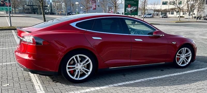 Gebraucht Tesla Model S 514 kW (700 PS) 2015 Rot Kleinwagen