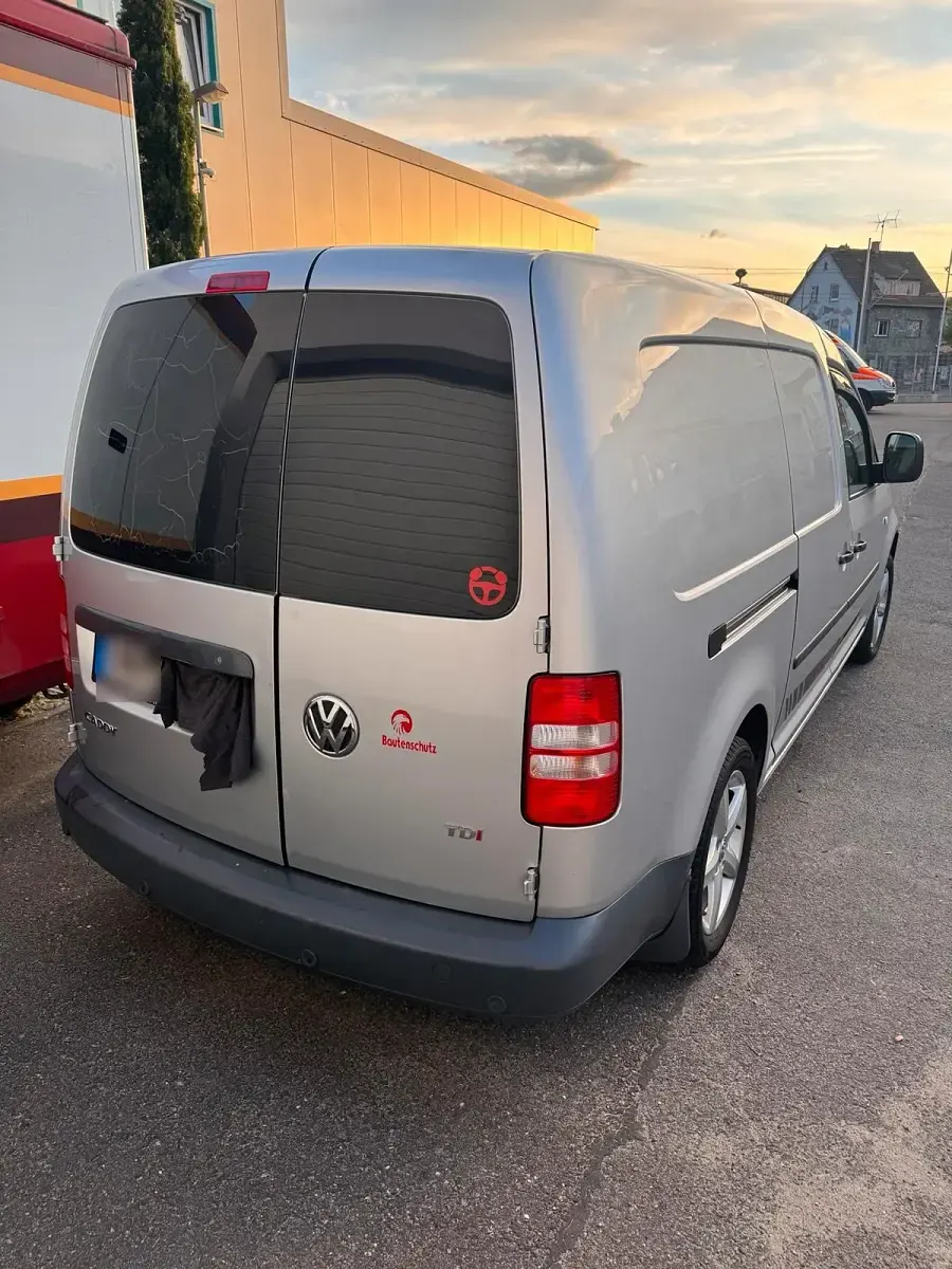 Gebraucht VW Caddy Maxi 105 PS (77 kW) 2011 Grau Van / Kleinbus
