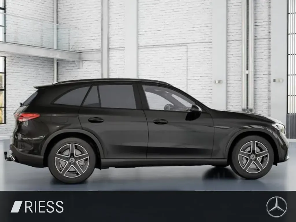 Gebraucht Mercedes GLC220 AMG 197 PS (144 kW) 2025 Metalliclack obsidianschwarz SUV