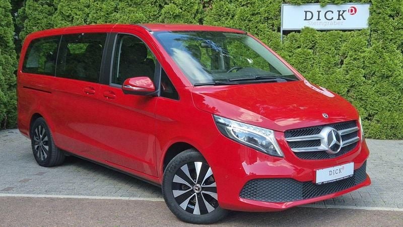 Rot Gebraucht 2020 Mercedes V220 Van / Kleinbus | 36.450 € (Superpreis) - Bild 1/4