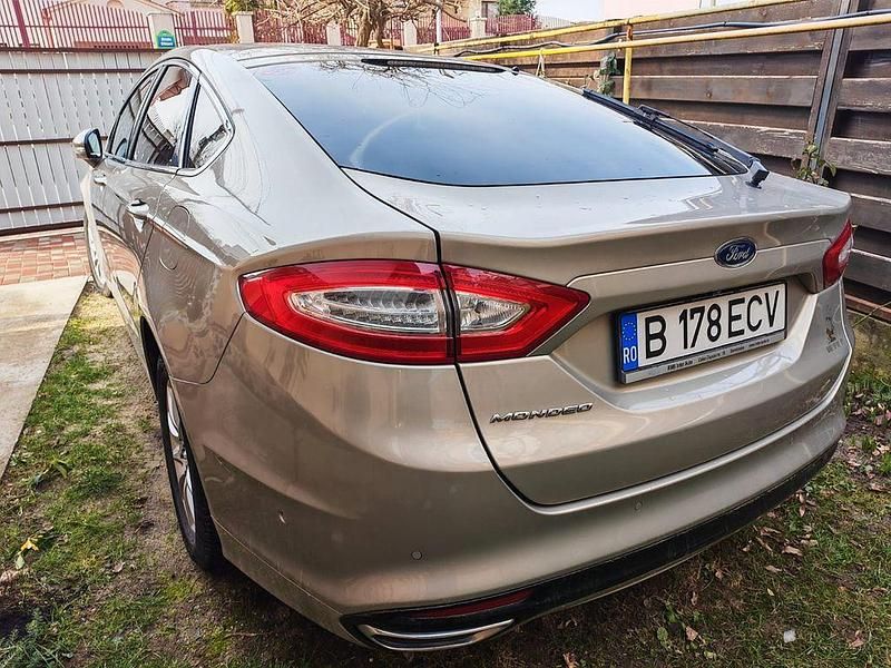 Gebraucht Ford Mondeo Titanium 179 PS (131 kW) 2017 Beige Limousine