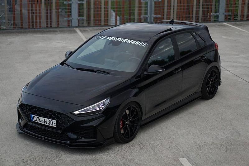 Schwarz Gebraucht 2021 Hyundai i30 Limousine | 30.900 € (Teuer) - Bild 1/4