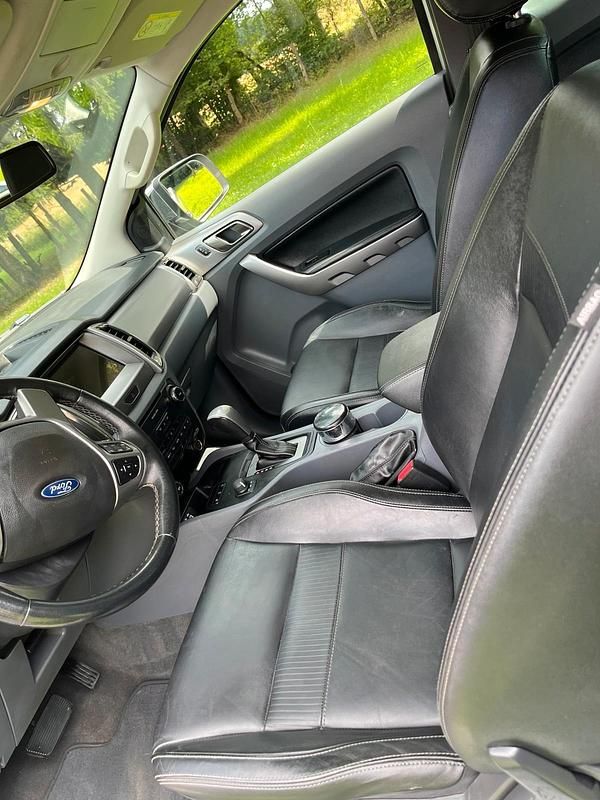 Gebraucht Ford Ranger Limited 200 PS (147 kW) 2018 Silber Pickup