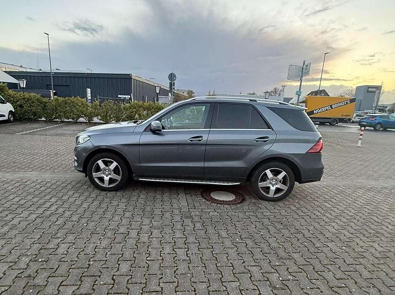 Gebraucht Mercedes GLE250 204 PS (150 kW) 2016 Grau SUV