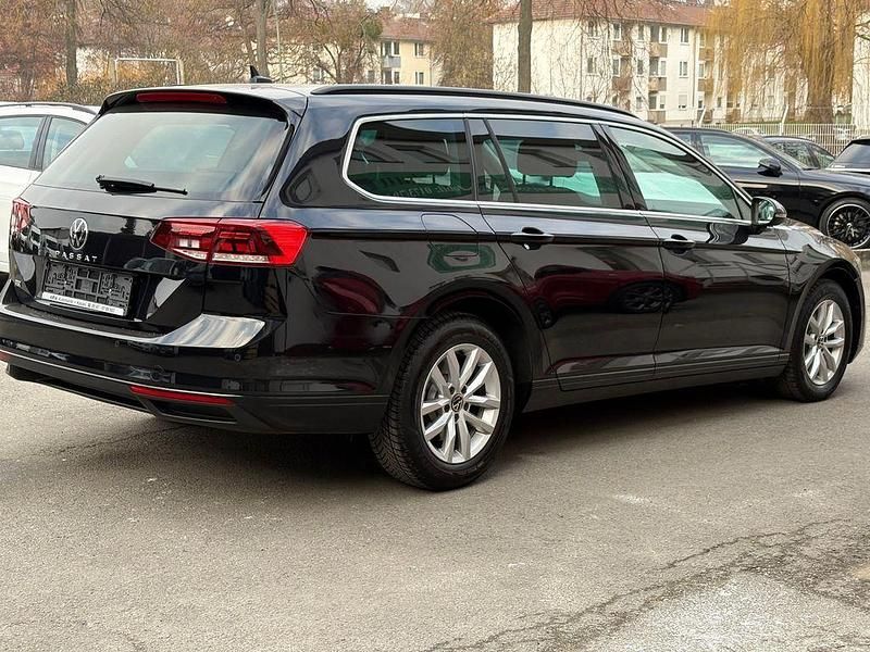 Gebraucht VW Passat Business 150 PS (110 kW) 2021 Schwarz Kombi