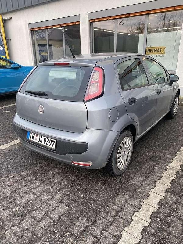 Gebraucht Fiat Punto 77 PS (56 kW) 2010 Grau Limousine