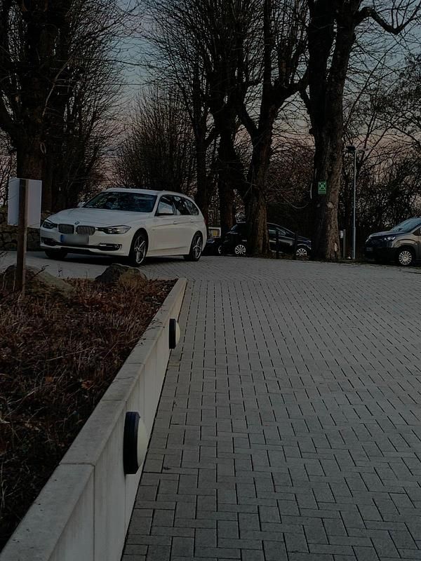 Gebraucht BMW 320 184 PS (135 kW) 2013 Schwarz Limousine