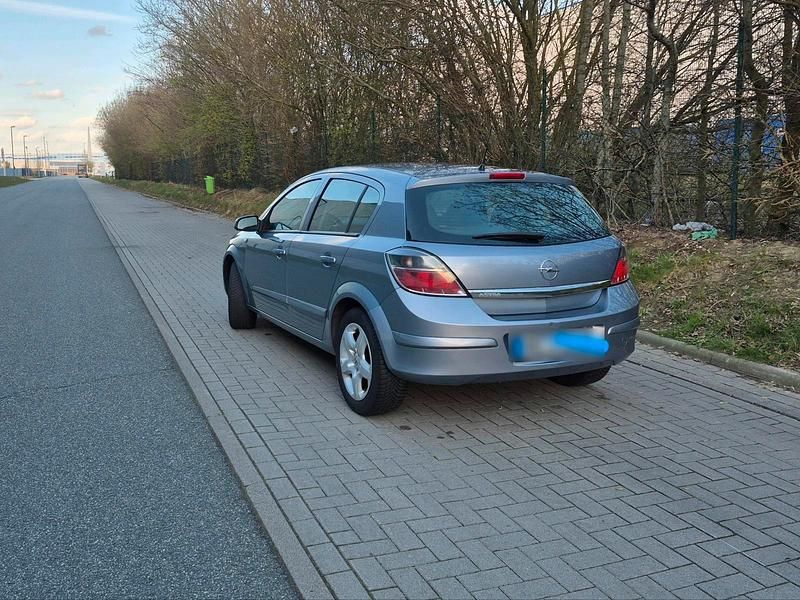 Gebraucht Opel Astra 90 PS (66 kW) 2008 Grau Limousine