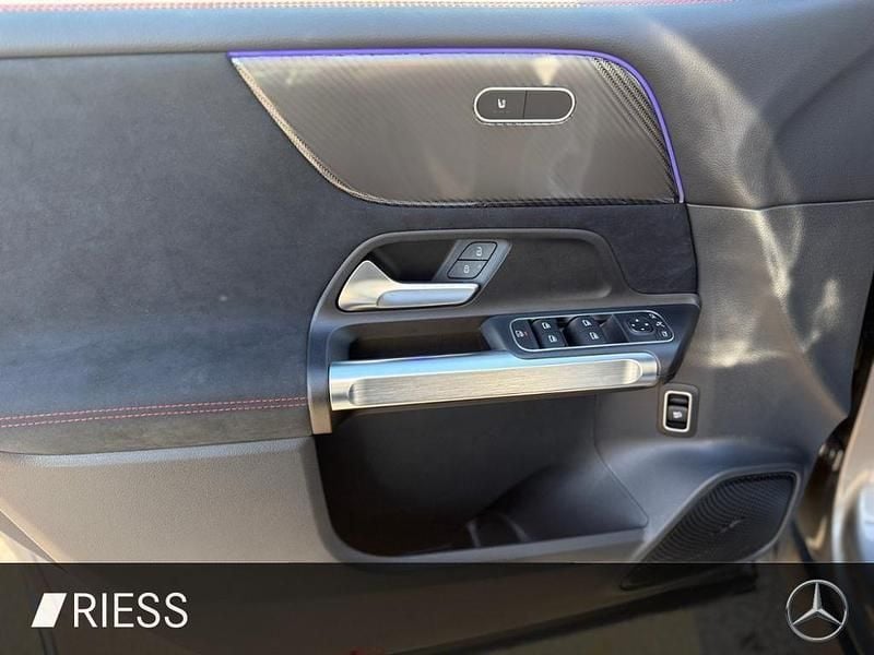 Neu Mercedes GLB200 AMG 163 PS (119 kW) 2025 Metalliclack mountaingrau SUV