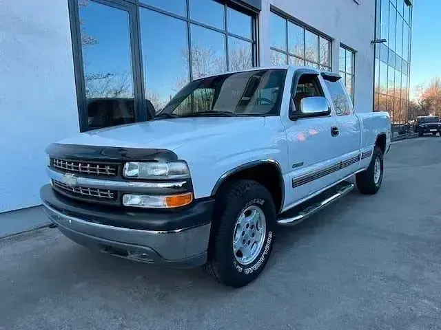 Używany Chevrolet Silverado LS 481 KM (353 kW) 2000 Biały Pickup