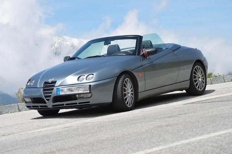Silber Gebraucht 2004 Alfa Romeo Spider Lusso Cabrio | 22.000 € - Bild 1/4