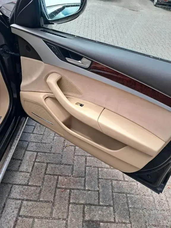 Gebraucht Audi A8 Ambiente 250 PS (183 kW) 2010 Schwarz Limousine