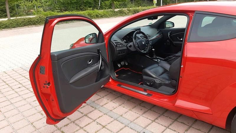 Gebraucht Renault Mégane III R.S. 265 PS (194 kW) 2012 Rot Coupé