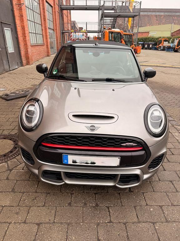 Gebraucht Mini John Cooper Works 231 PS (169 kW) 2019 Silber Kleinwagen