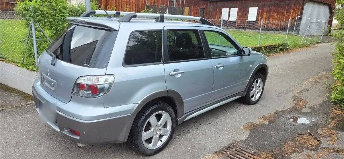 Gebraucht Mitsubishi Outlander Intense 160 PS (117 kW) 2005 Grau SUV