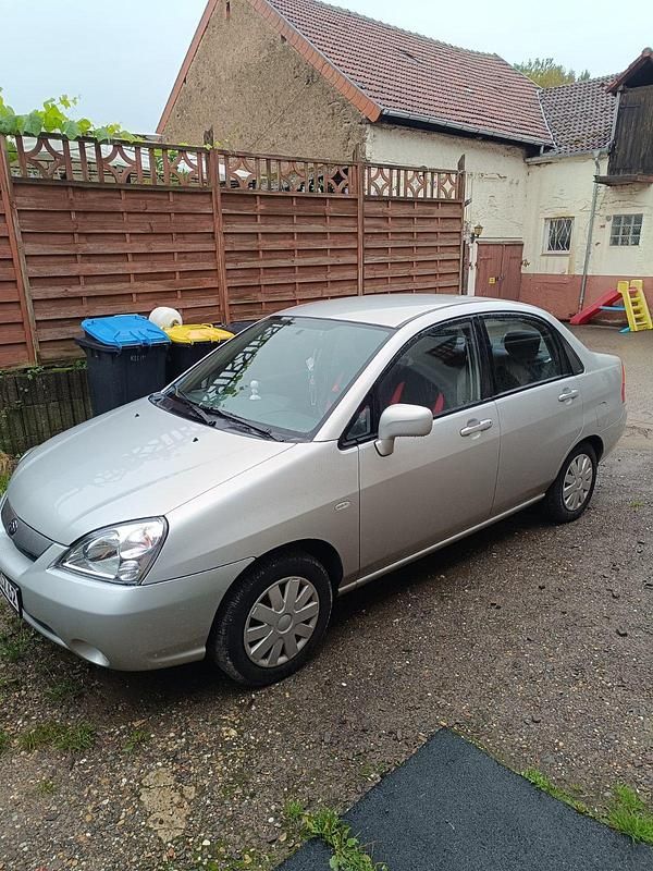 Silber Gebraucht 2005 Suzuki Liana Kleinwagen | 1.900 € (Etwas zu teuer) - Bild 1/4