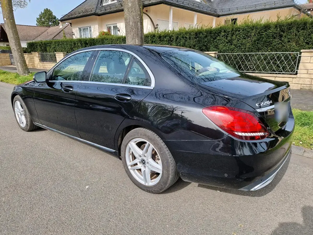 Gebraucht Mercedes C220 194 PS (142 kW) 2019 Schwarz Limousine