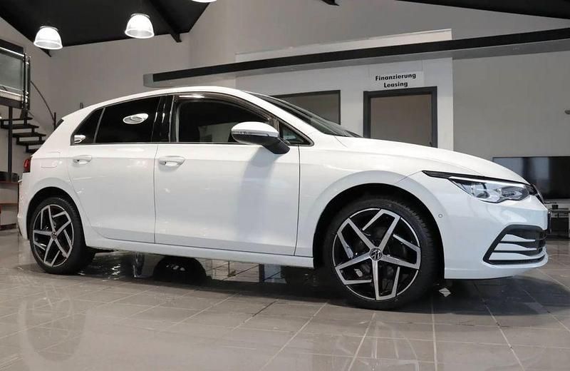 Gebraucht VW Golf VIII Life 116 PS (85 kW) 2020 Weiß Limousine