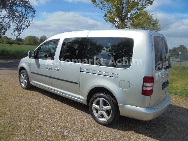 Gebraucht VW Caddy Maxi 102 PS (75 kW) 2013 Silber Van / Kleinbus