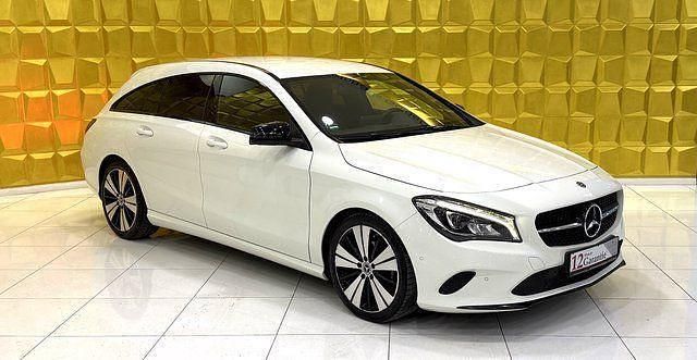 Gebraucht Mercedes CLA200 Night 156 PS (114 kW) 2017 Weiß Kombi